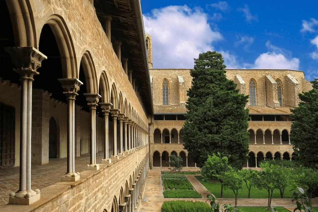 Monasterio de Pedralbes Un Oasis Gótico y un Viaje a la Edad Media